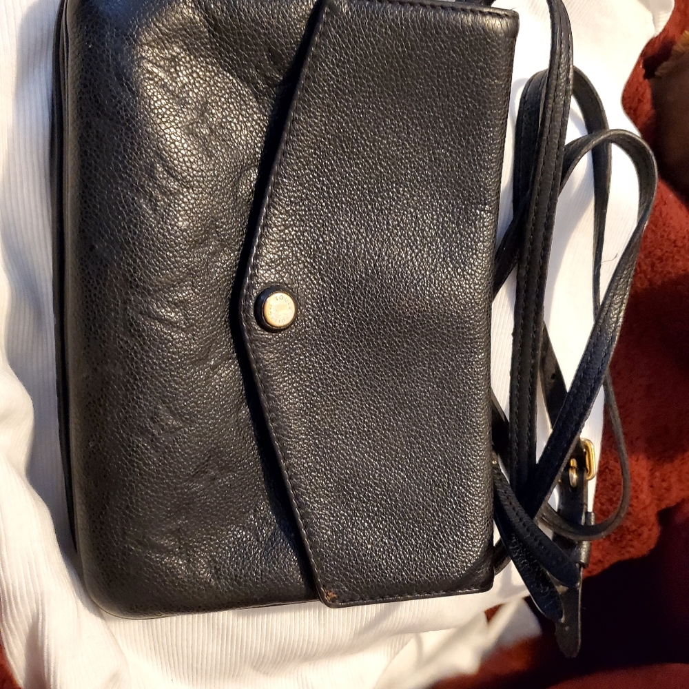 LV shoulder bag 100 %authentic